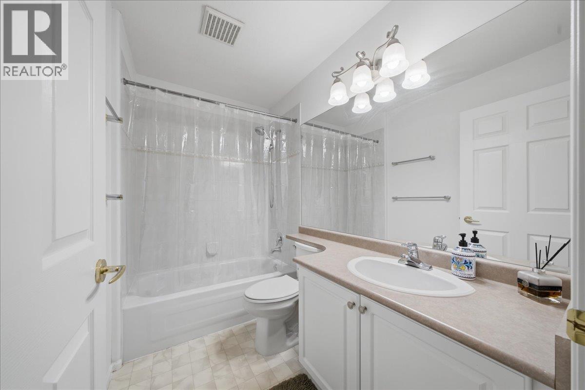 1594 Plateau Crescent Property Photo 15