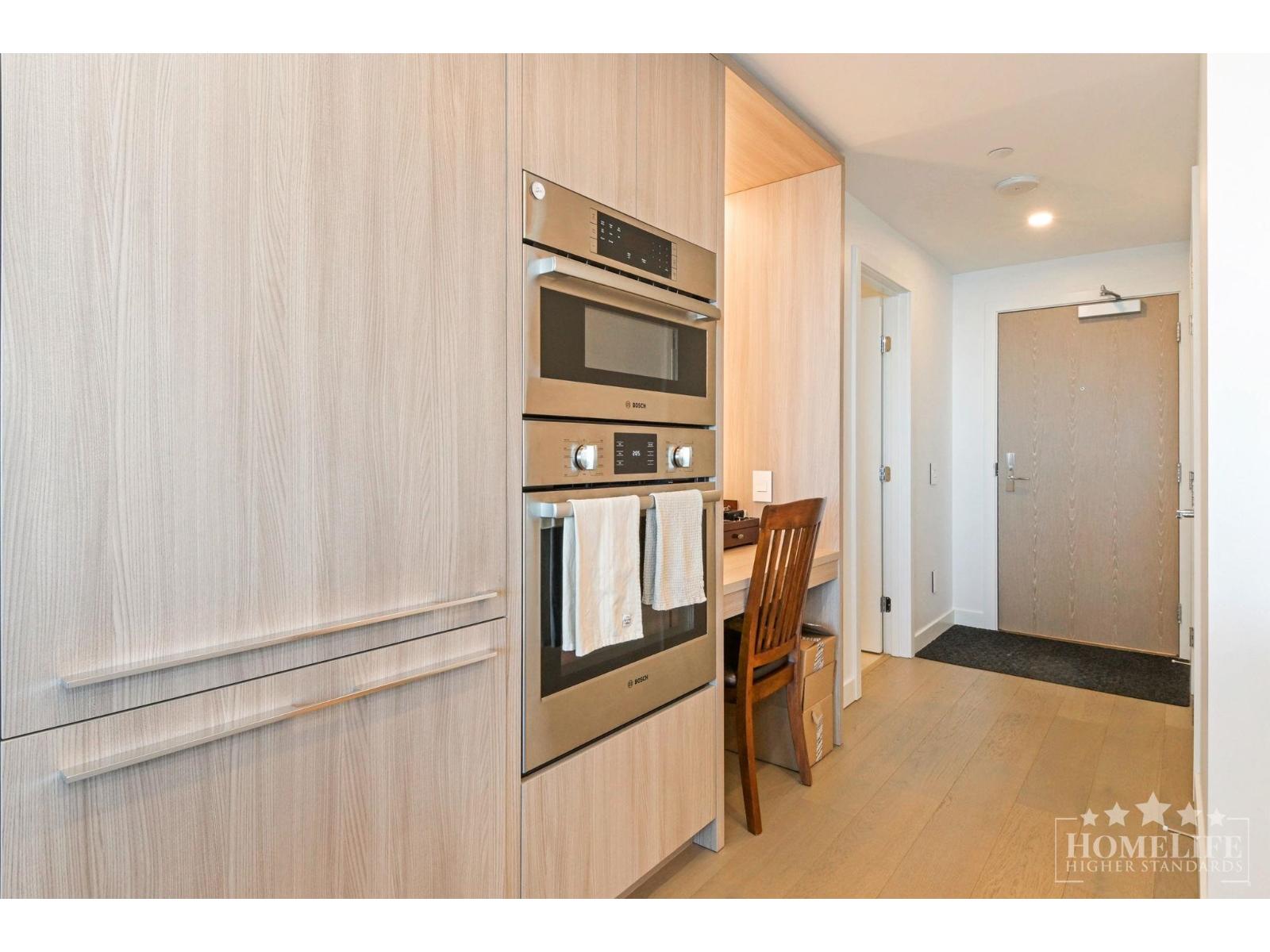 1301 15165 Thrift Avenue Property Photo 8