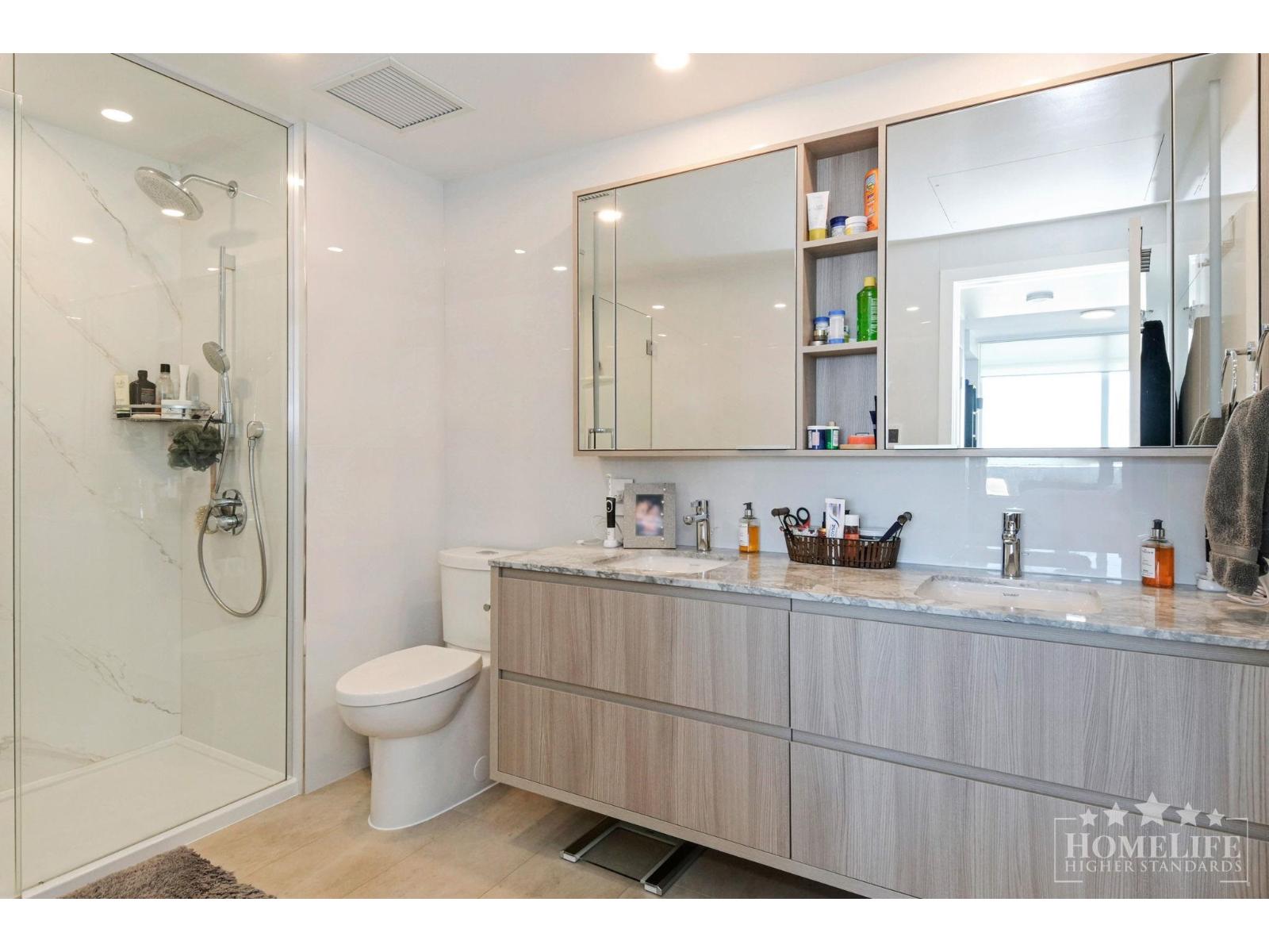 1301 15165 Thrift Avenue Property Photo 11