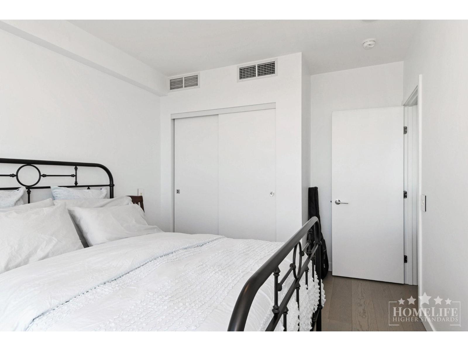 1301 15165 Thrift Avenue Property Photo 13