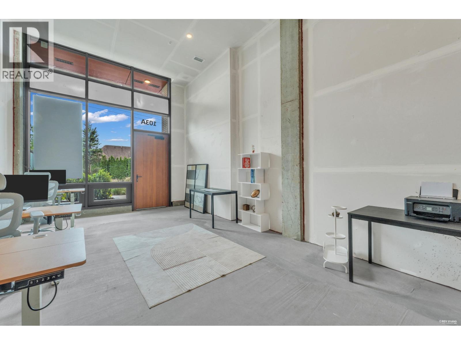 103/203 422 E 3rd Street Property Photo 18