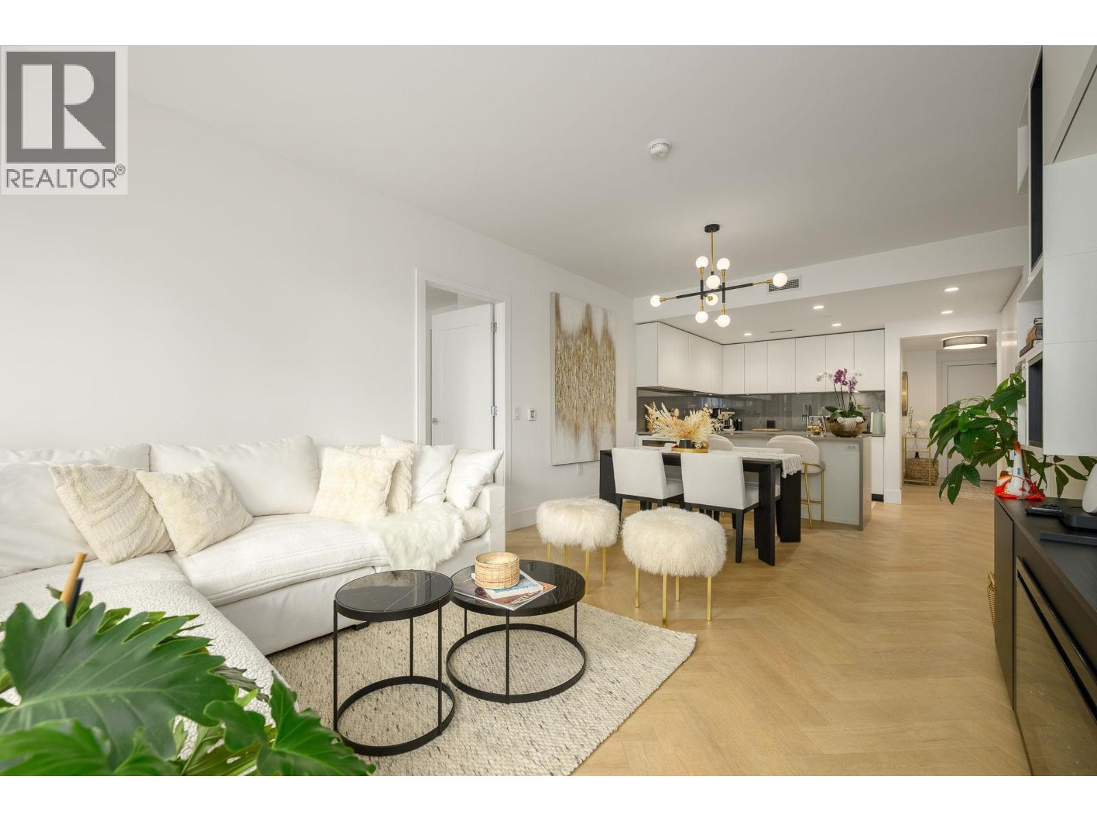 204 4675 Cambie Street Property Photo 1