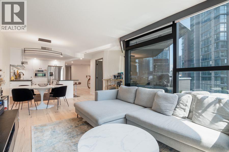 710 1050 Burrard Street Property Photo 2