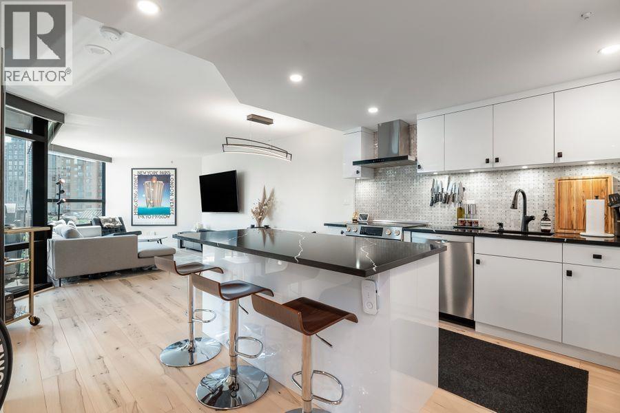 710 1050 Burrard Street Property Photo 3