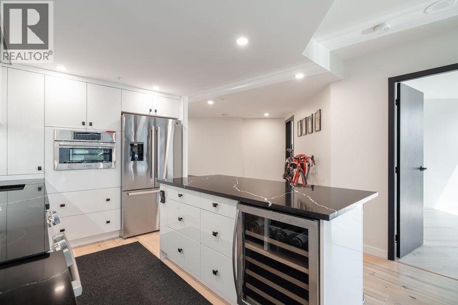 710 1050 Burrard Street Property Photo 6