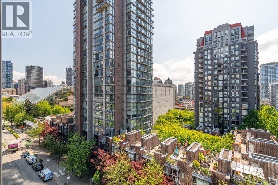 710 1050 Burrard Street Property Photo 24