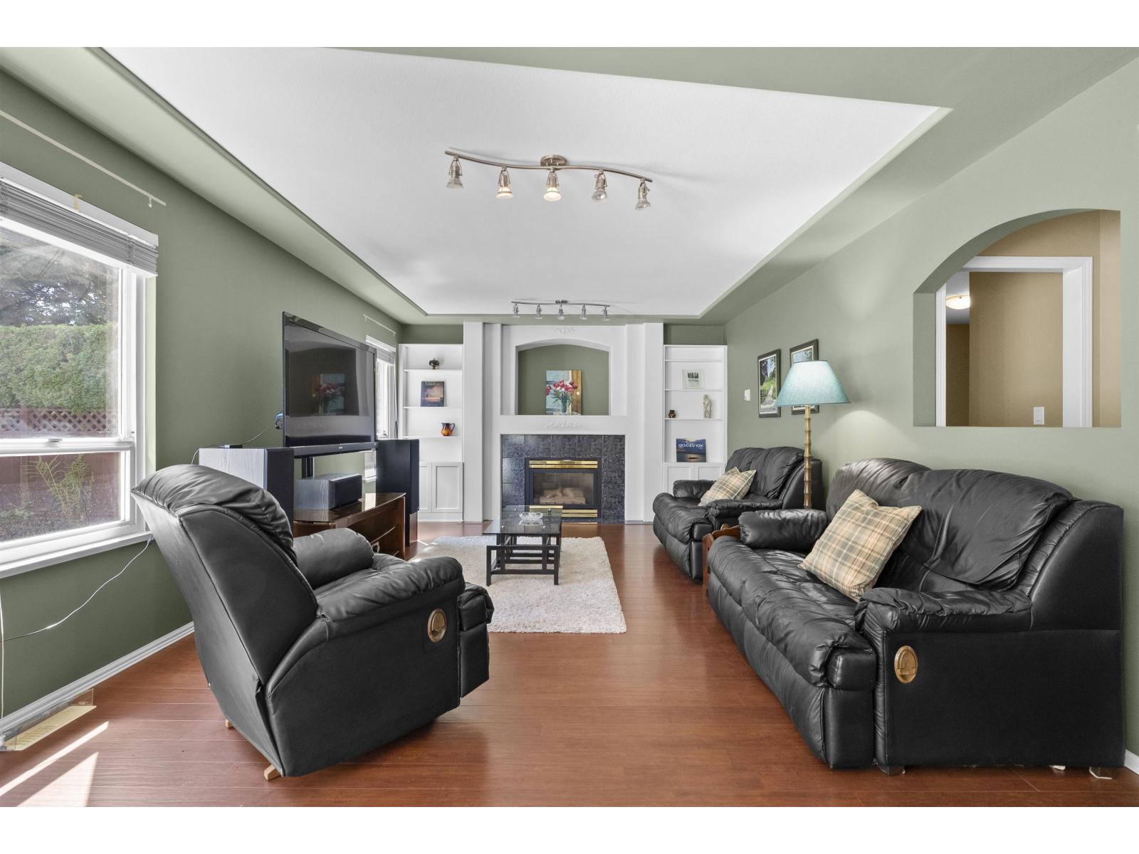 9252 206 Street Property Photo 7