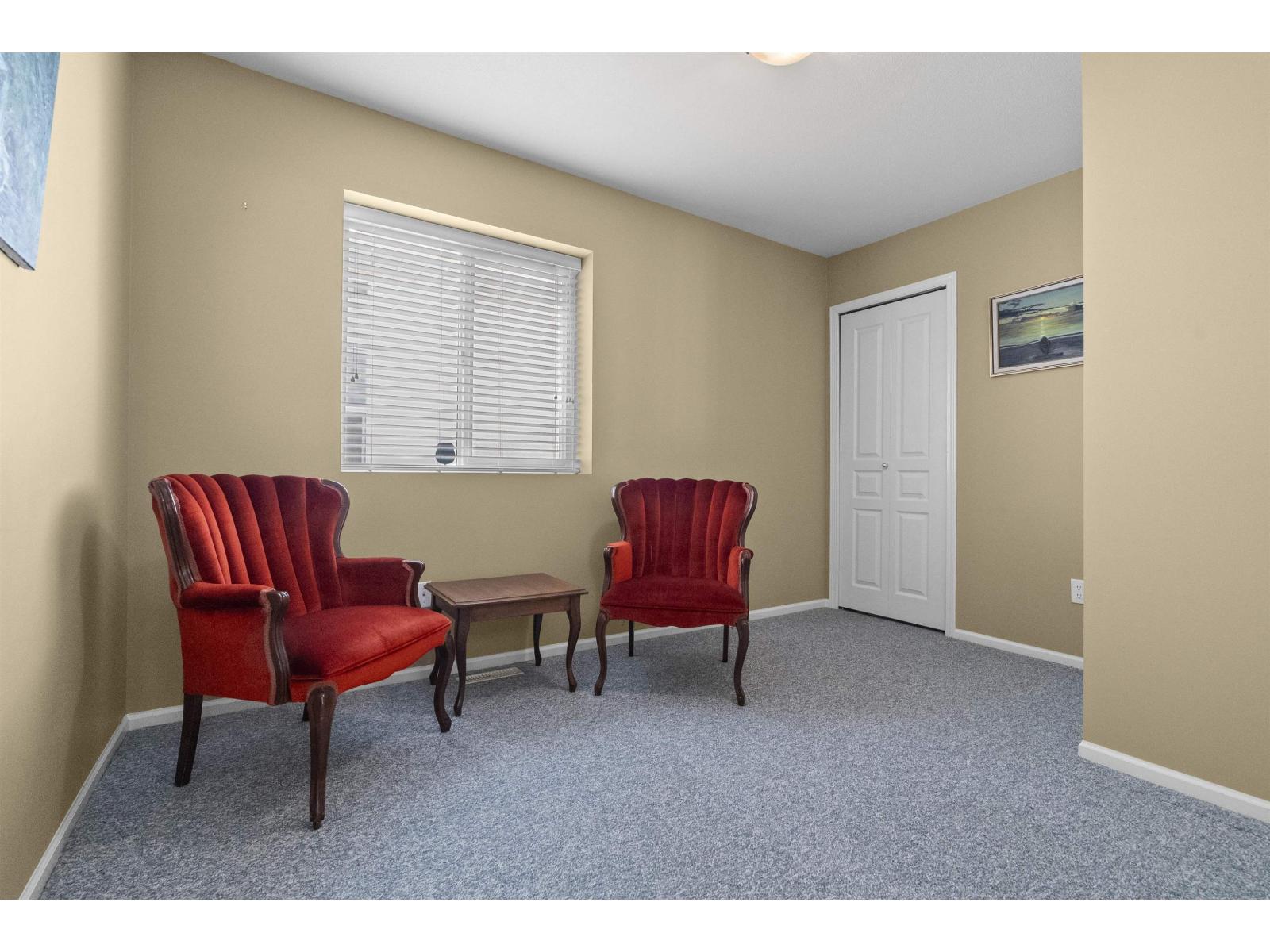 9252 206 Street Property Photo 10