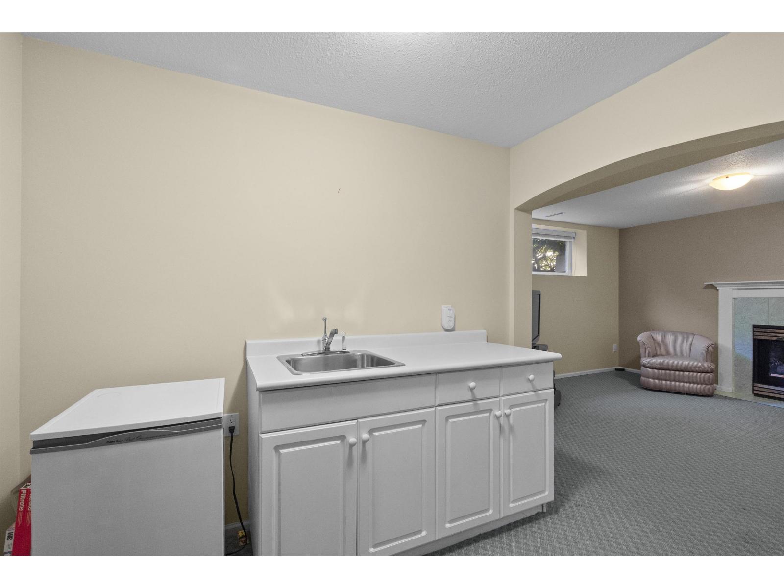 9252 206 Street Property Photo 22