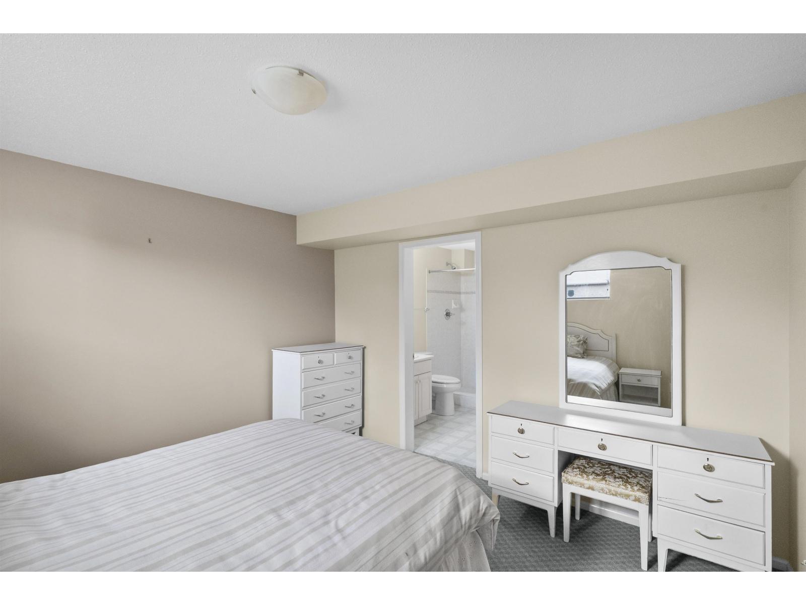 9252 206 Street Property Photo 26