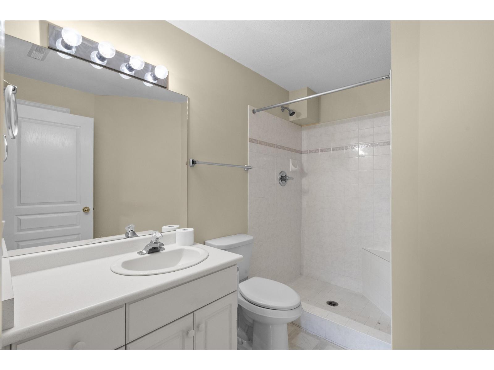 9252 206 Street Property Photo 27