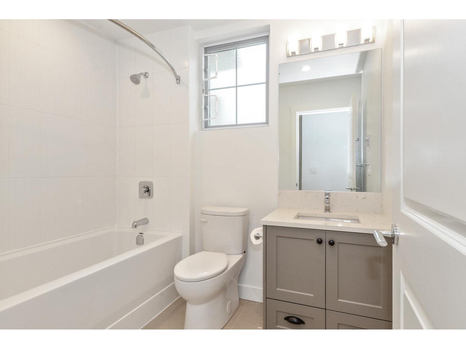 A108 20487 65 Avenue Property Photo 11