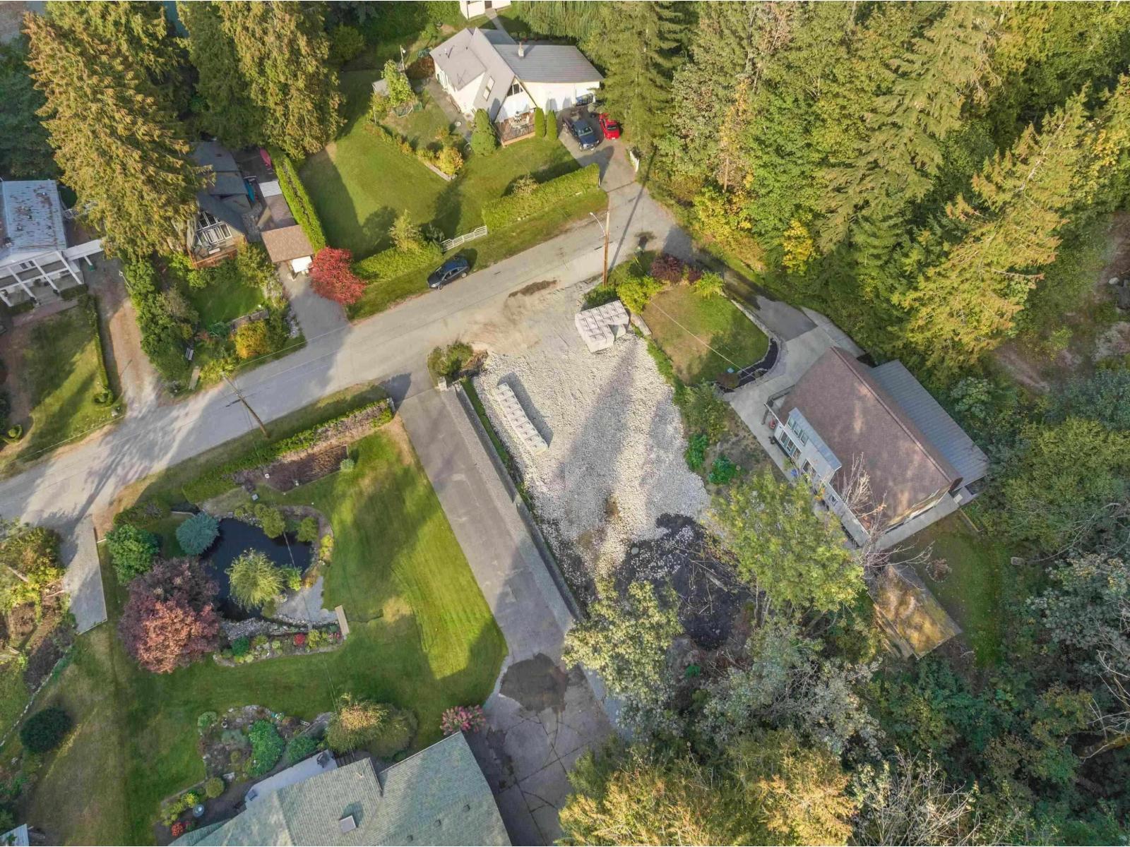 66652 Summer Road Property Photo 3