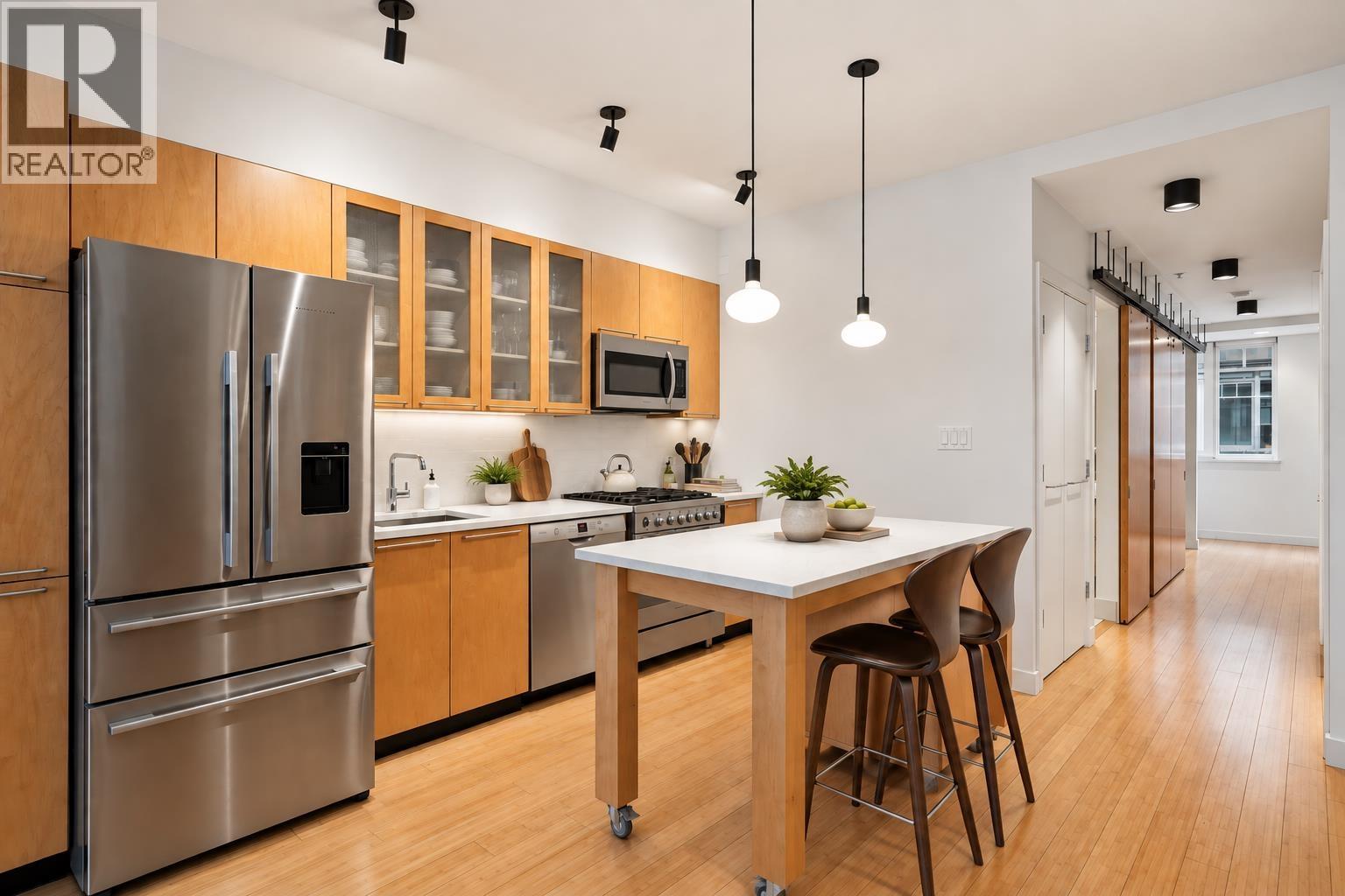 401 1072 Hamilton Street Property Photo 10