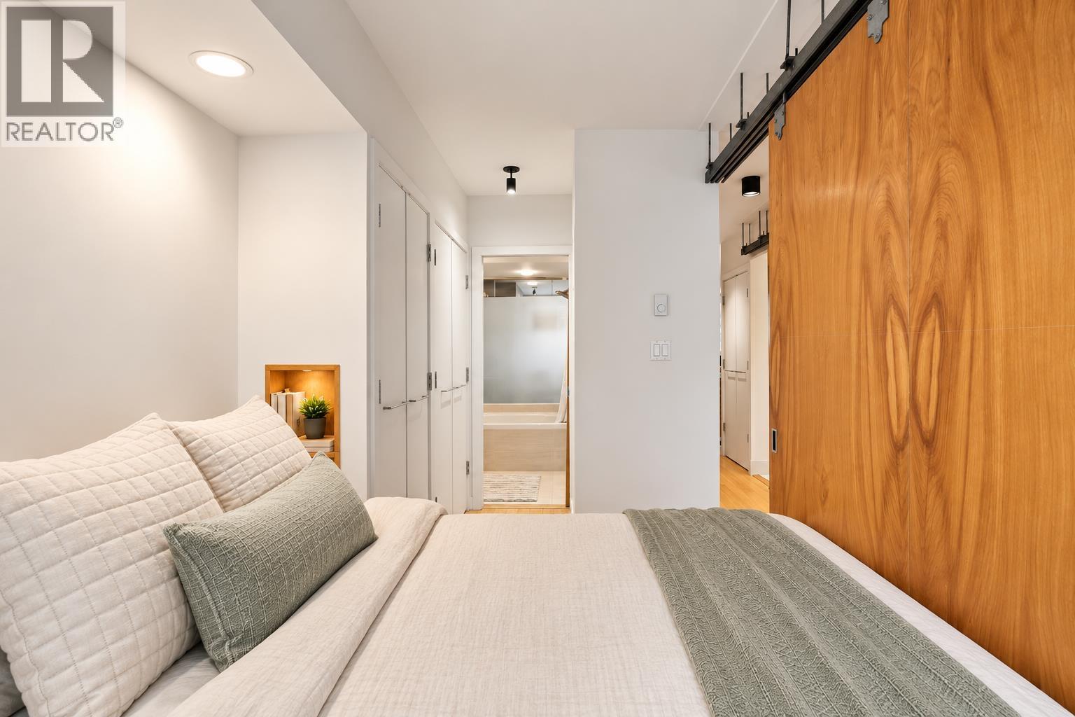 401 1072 Hamilton Street Property Photo 15