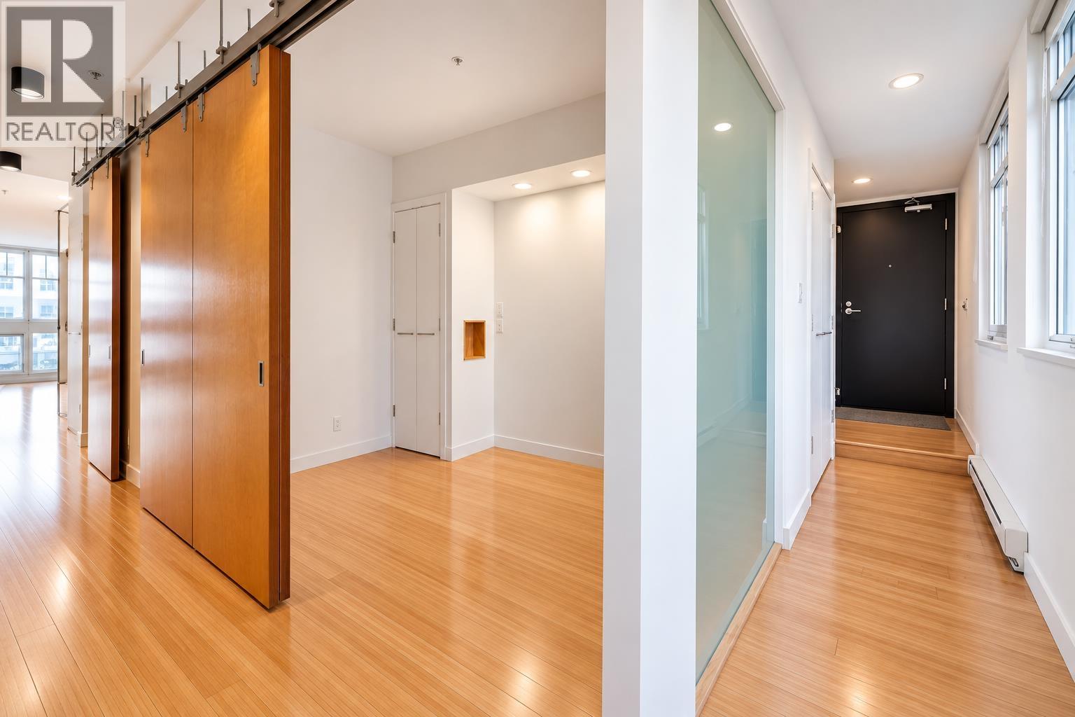 401 1072 Hamilton Street Property Photo 22