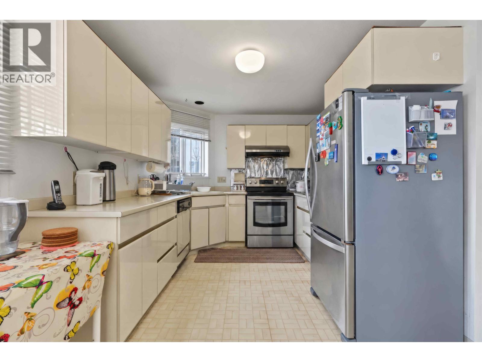 5036 Sherbrooke Street Property Photo 12