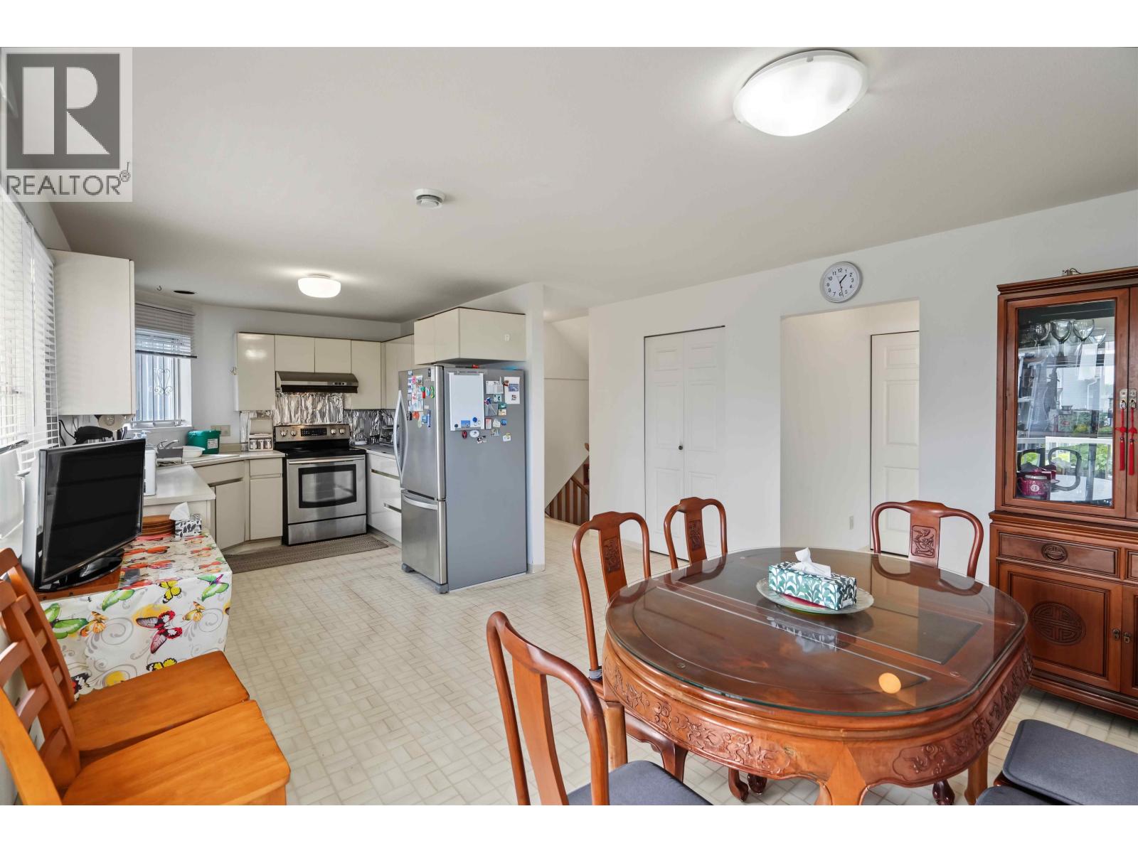 5036 Sherbrooke Street Property Photo 16