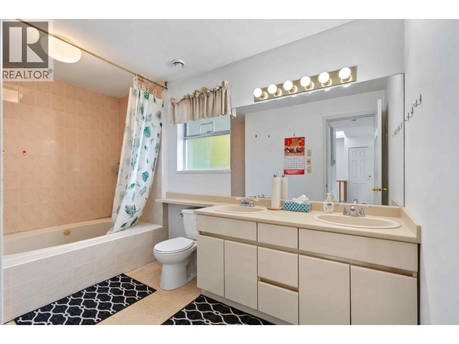 5036 Sherbrooke Street Property Photo 19