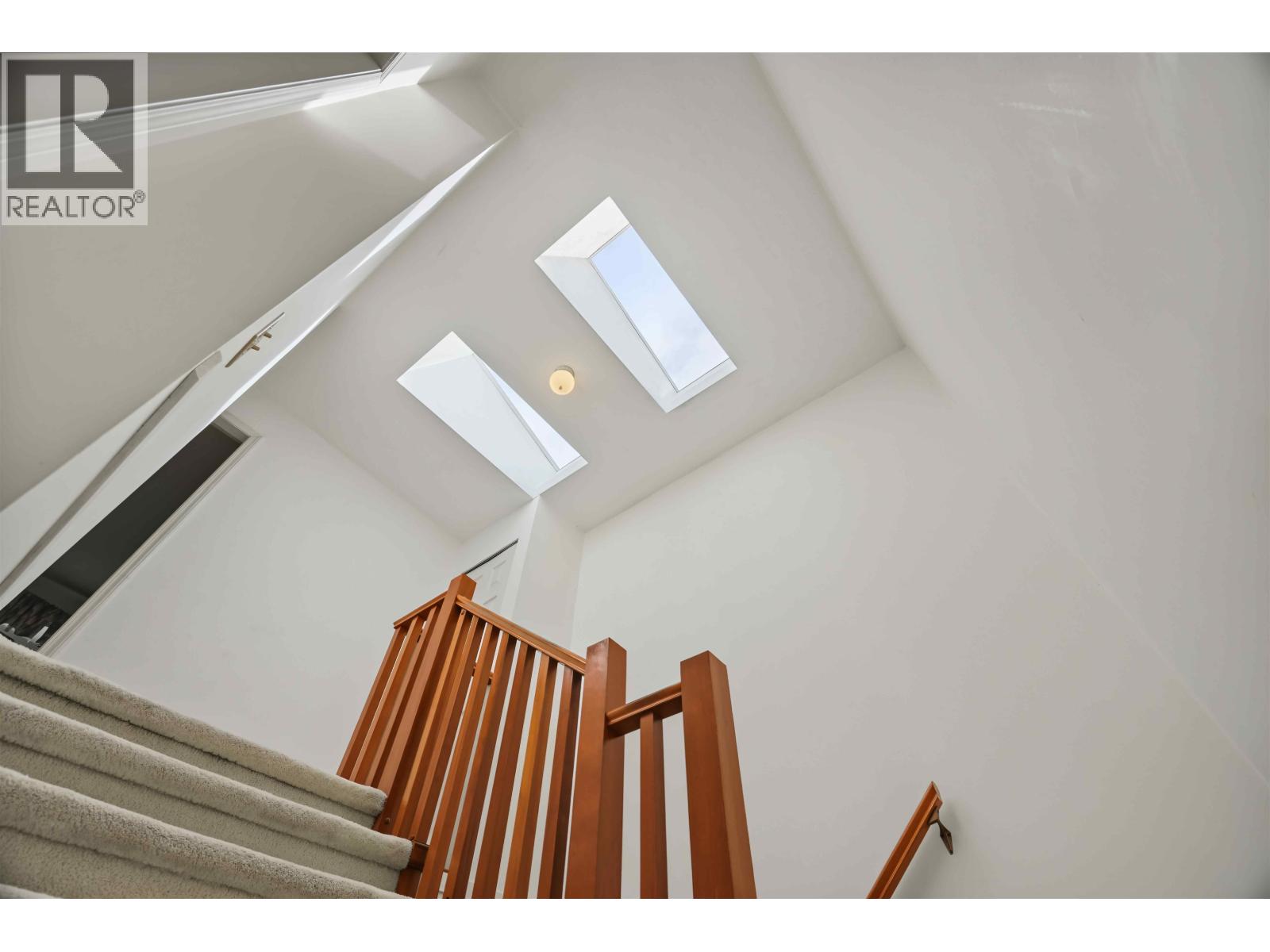 5036 Sherbrooke Street Property Photo 20