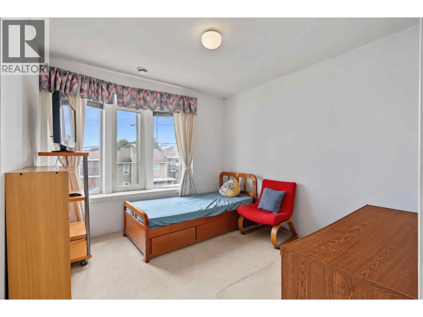 5036 Sherbrooke Street Property Photo 22