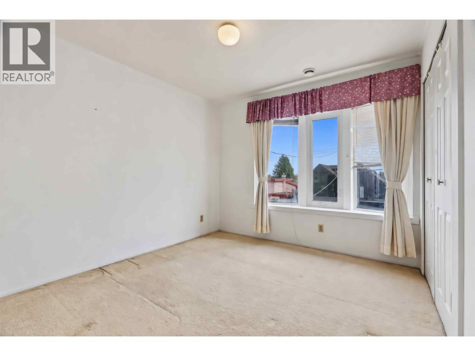 5036 Sherbrooke Street Property Photo 27