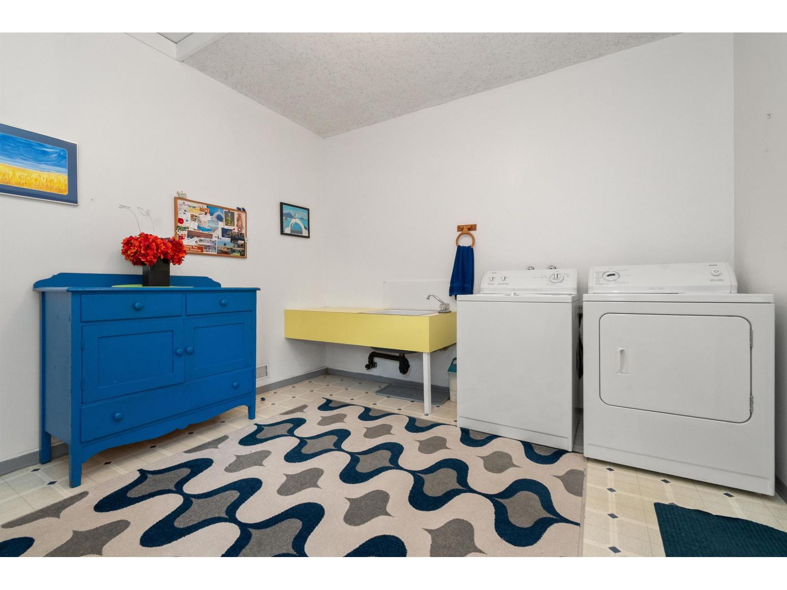 555 Glenaire Drive Property Photo 31