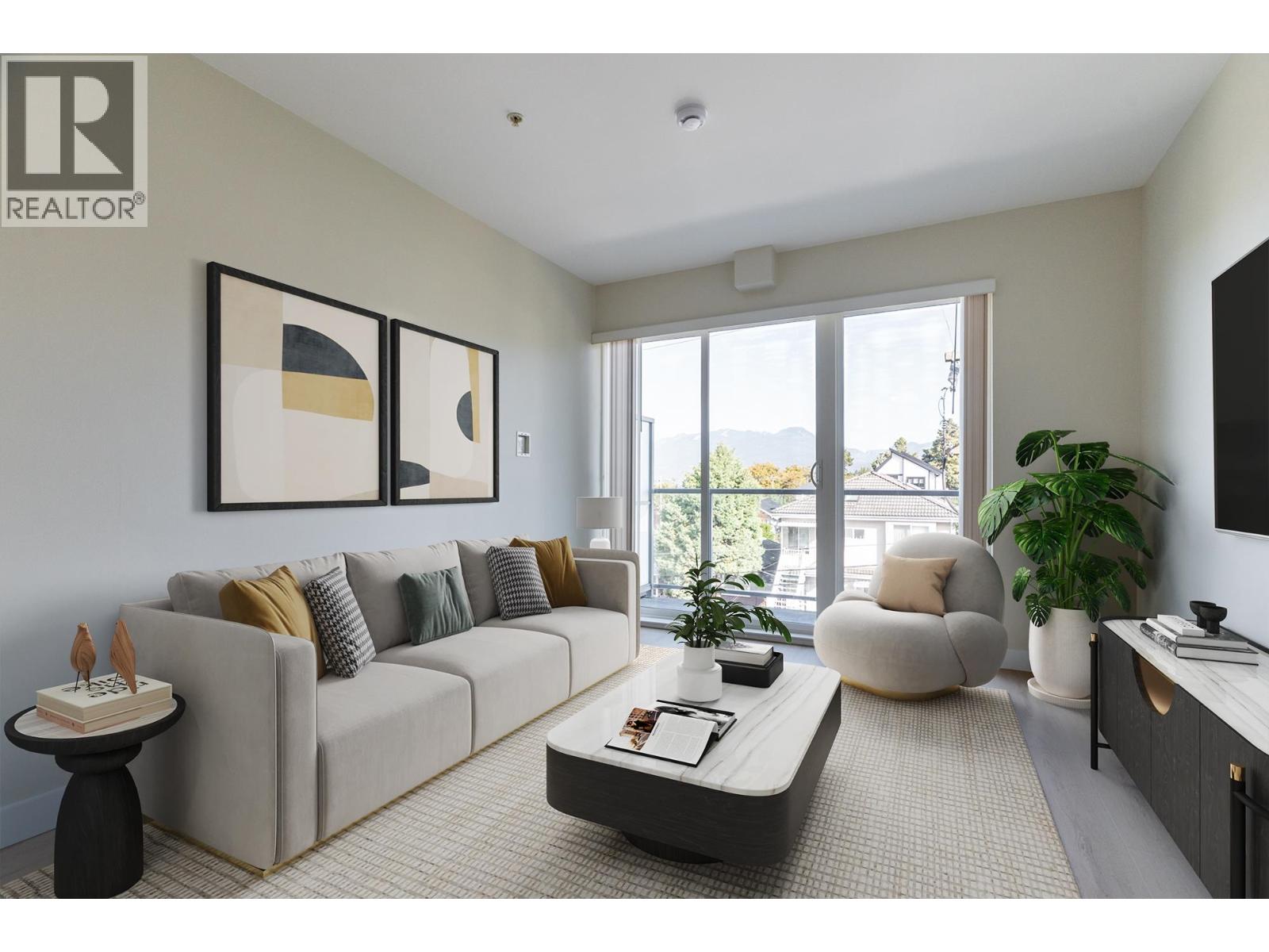 PH9 388 KOOTENAY STREET