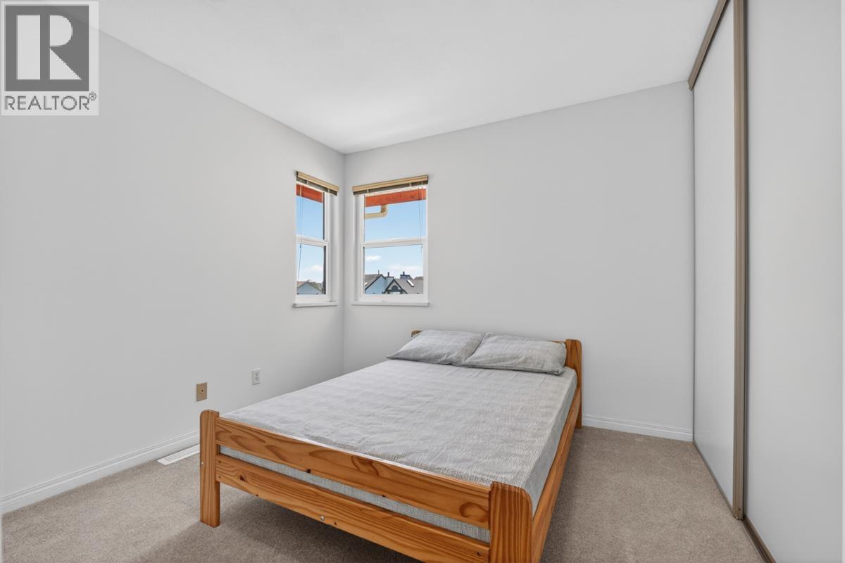290 Santiago Street Property Photo 21