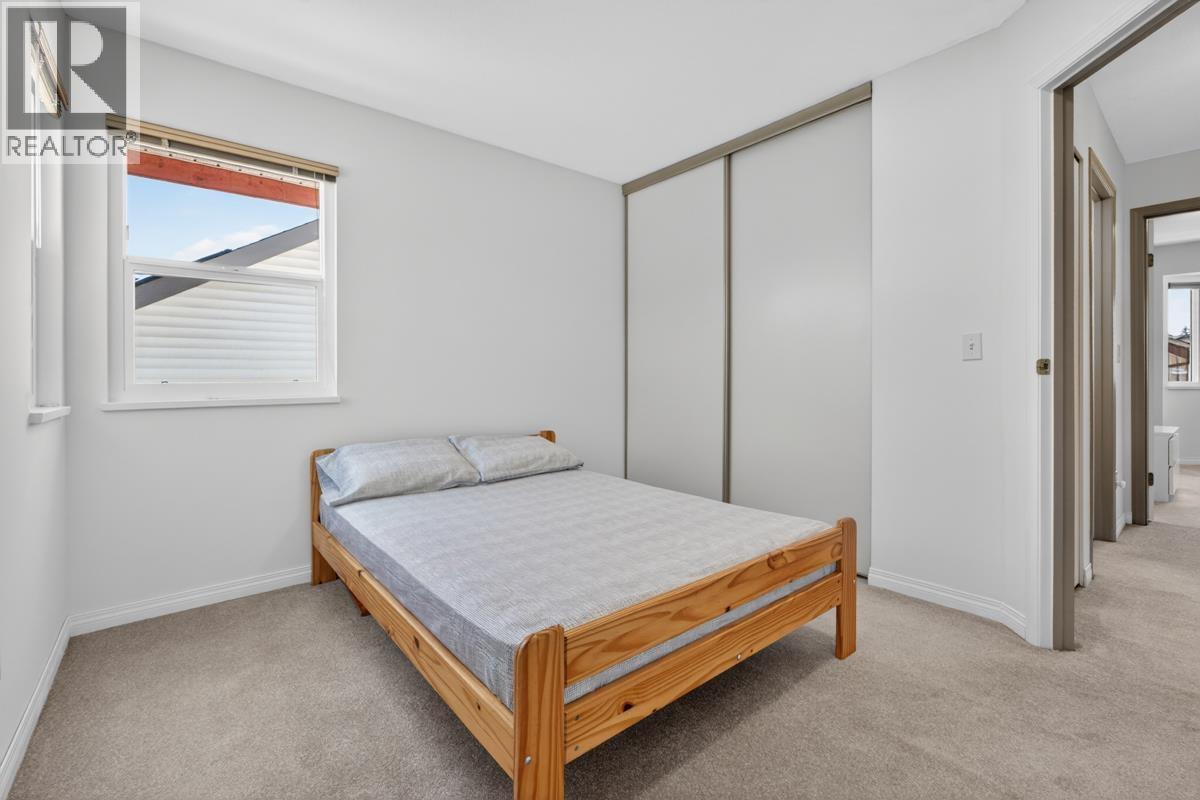 290 Santiago Street Property Photo 22