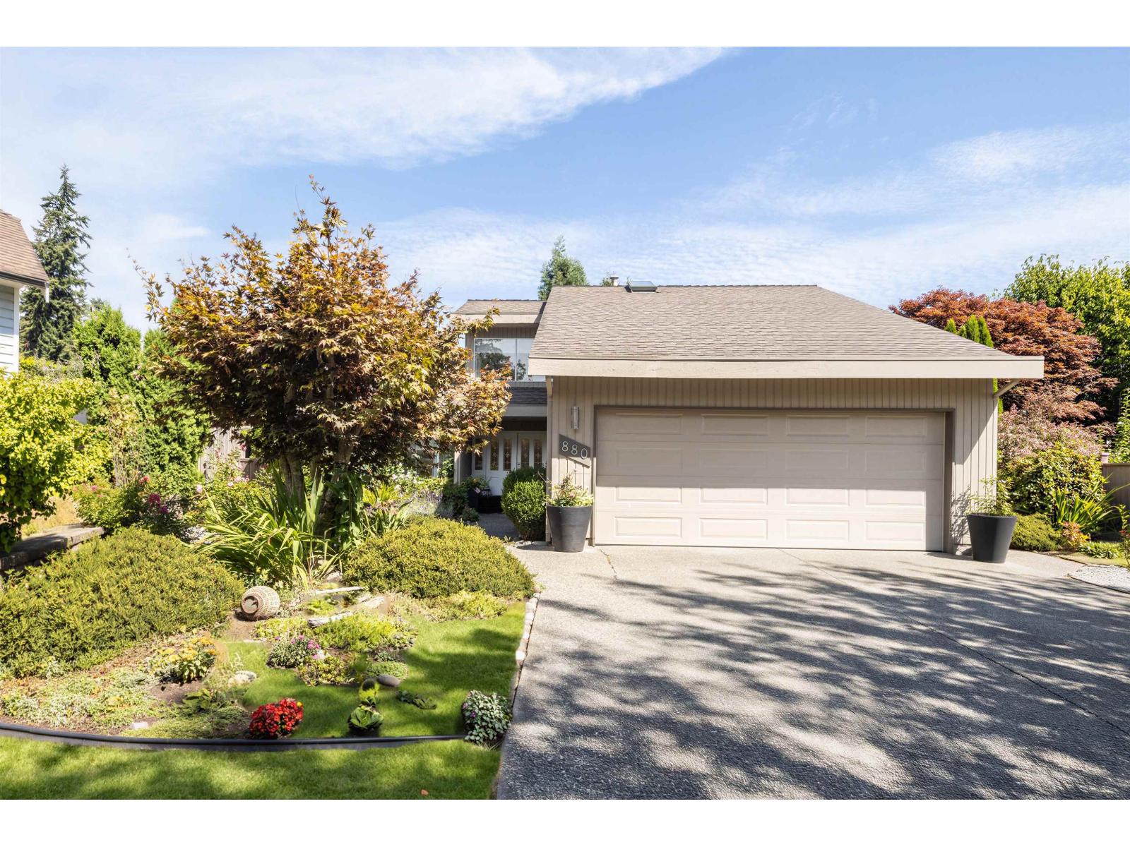 880 164a Street Property Photo 1