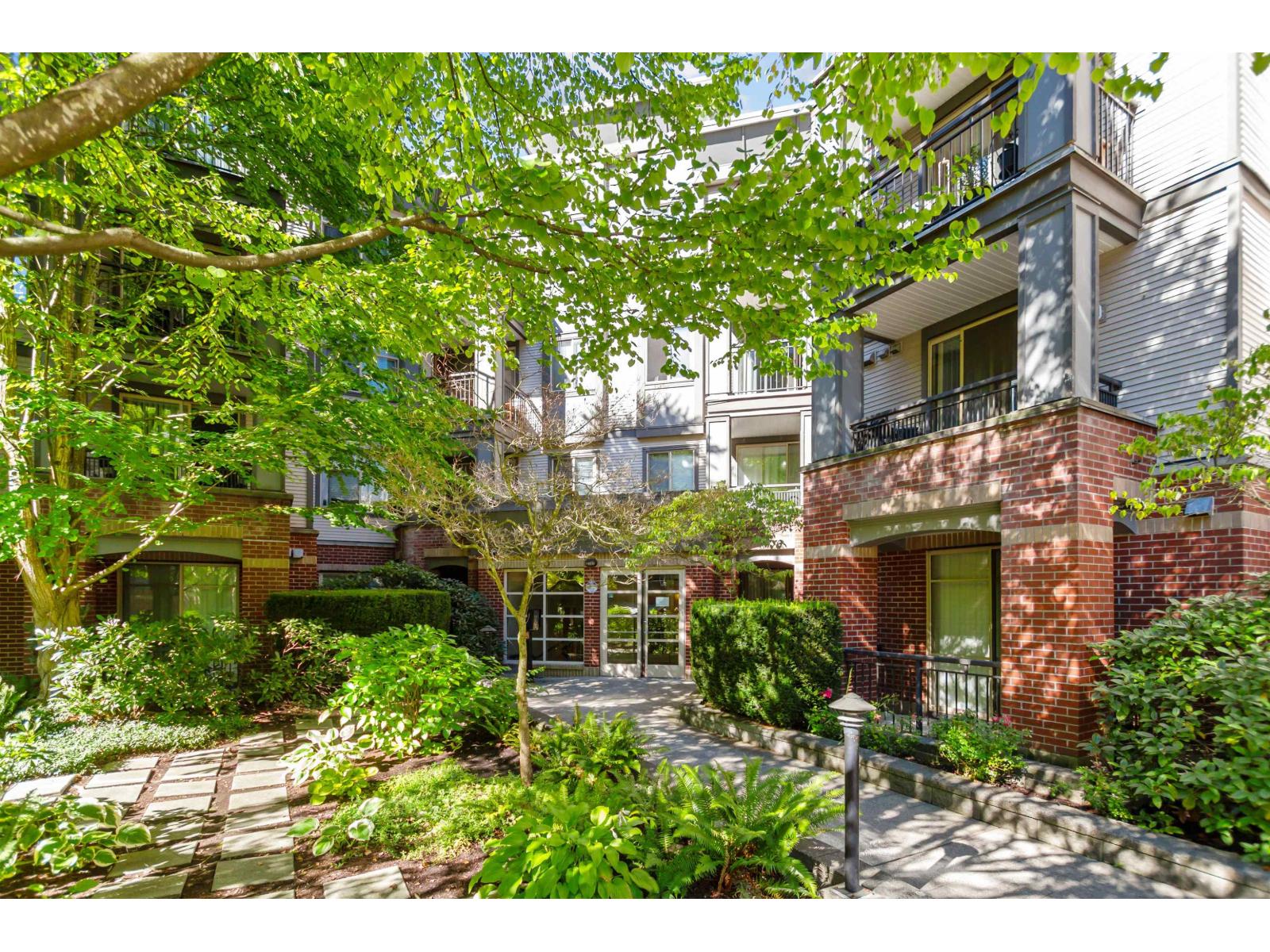 301 10499 University Drive Property Photo 2