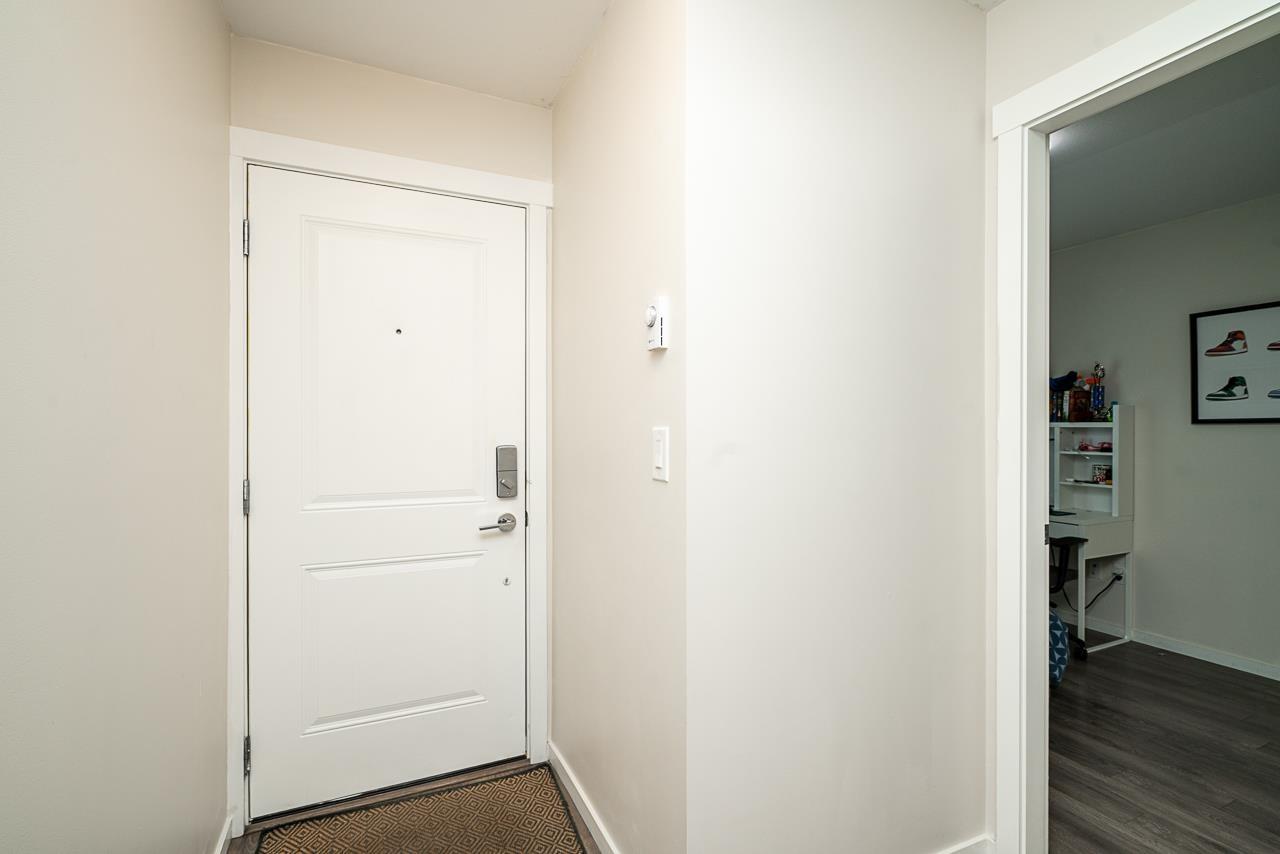 73 16678 25 Avenue Property Photo 4