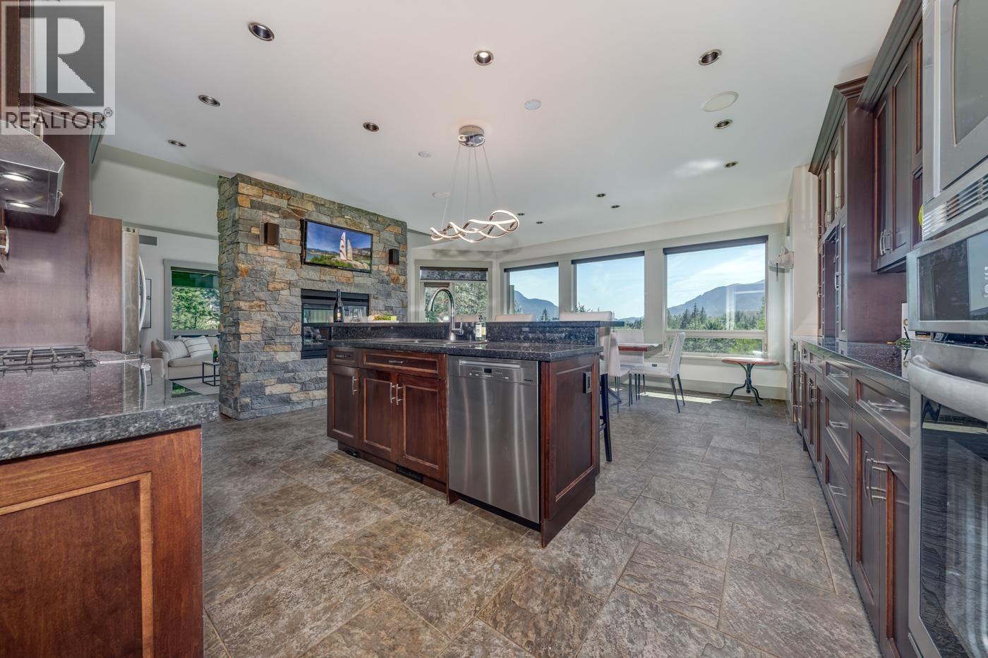 41155 Rockridge Place Property Photo 9