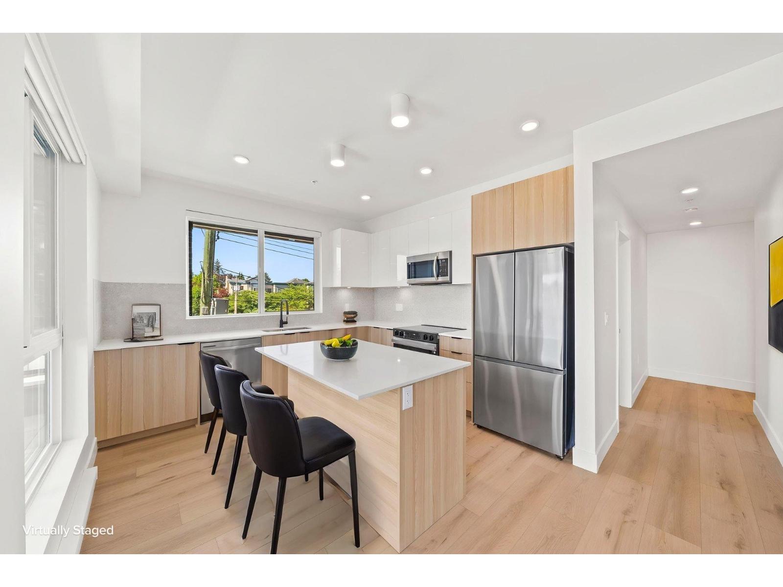 202 20769 Fraser Highway Property Photo 2