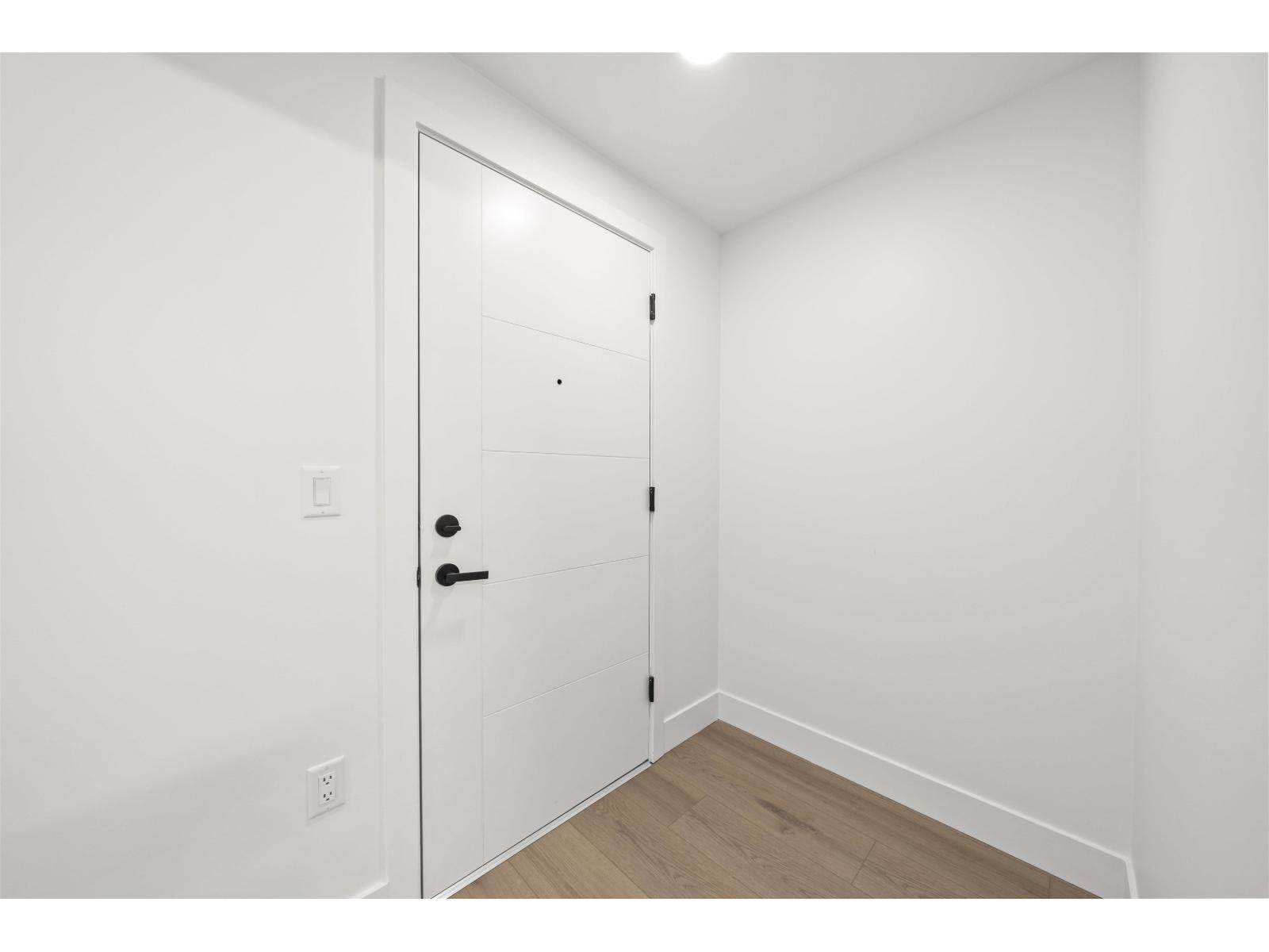 202 20769 Fraser Highway Property Photo 21