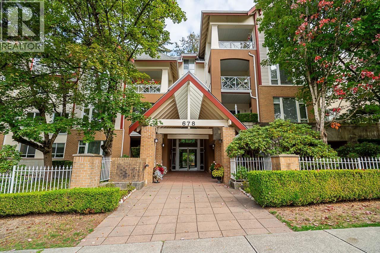 207 678 W Queens Road Property Photo 1
