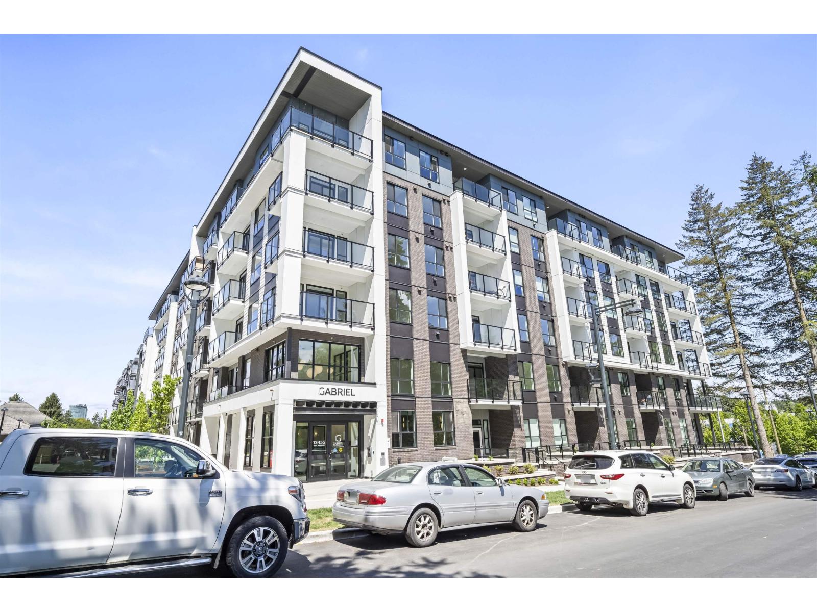 221 13455 94a Avenue Property Photo 1