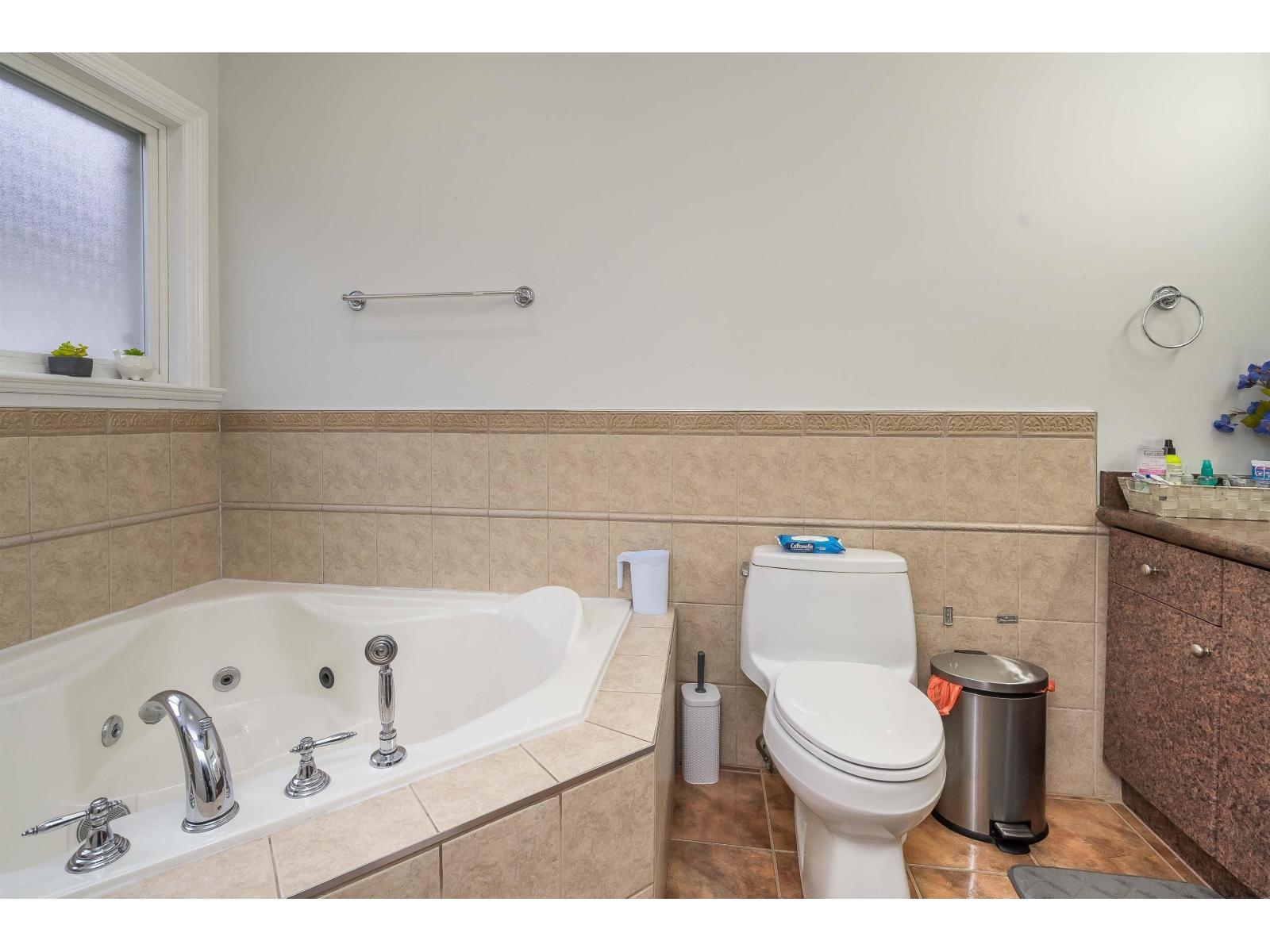 13027 68 Avenue Property Photo 23