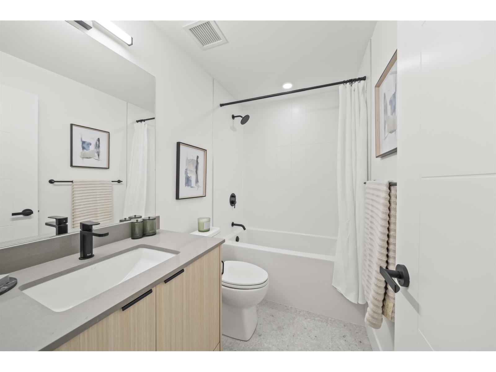 419 13455 94a Avenue Property Photo 16