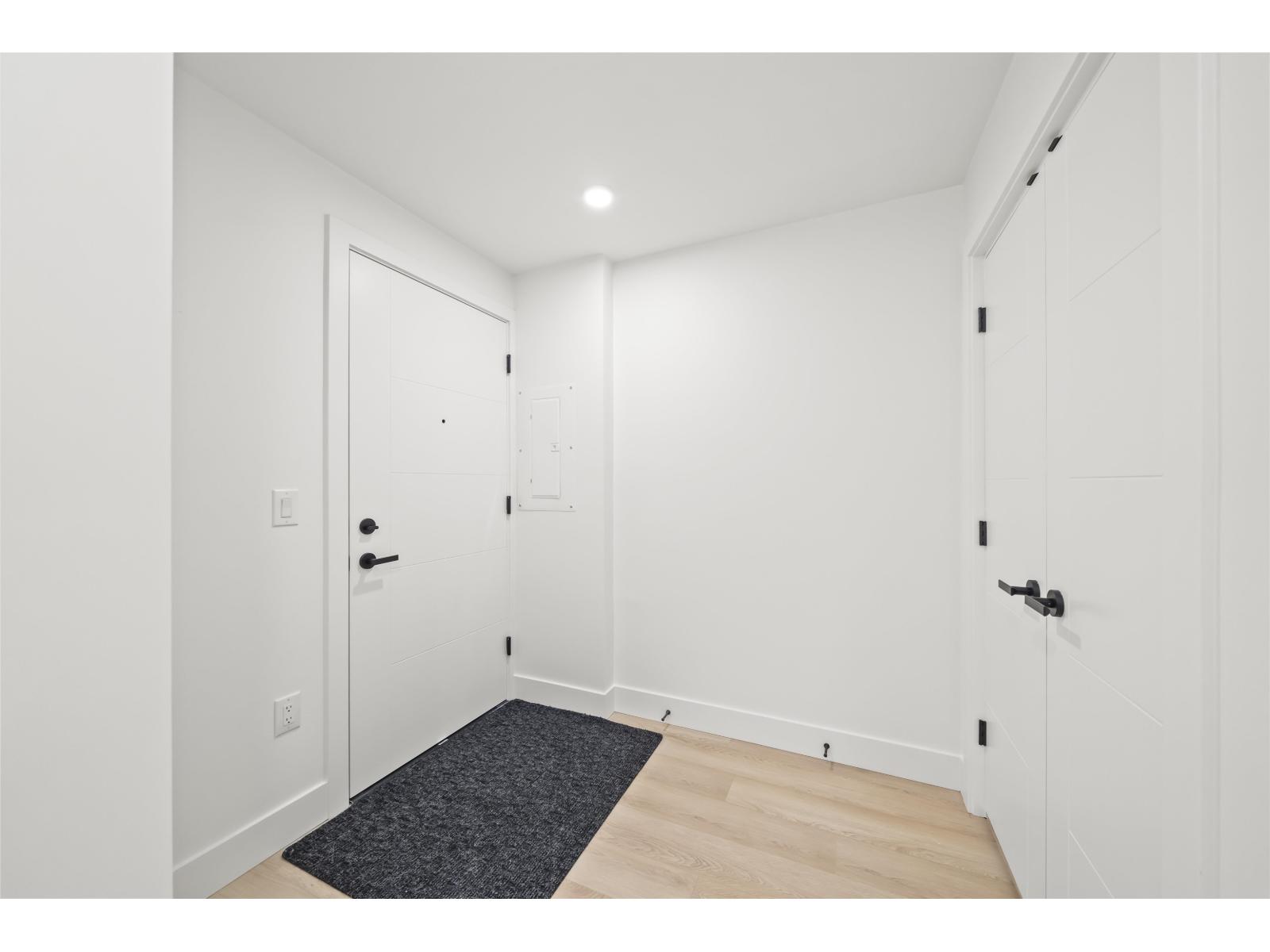 419 13455 94a Avenue Property Photo 18