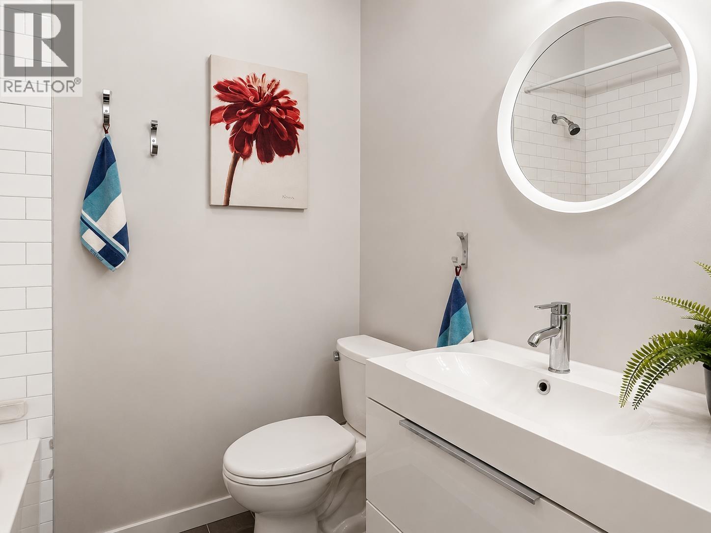 101 3070 Guildford Way Property Photo 16
