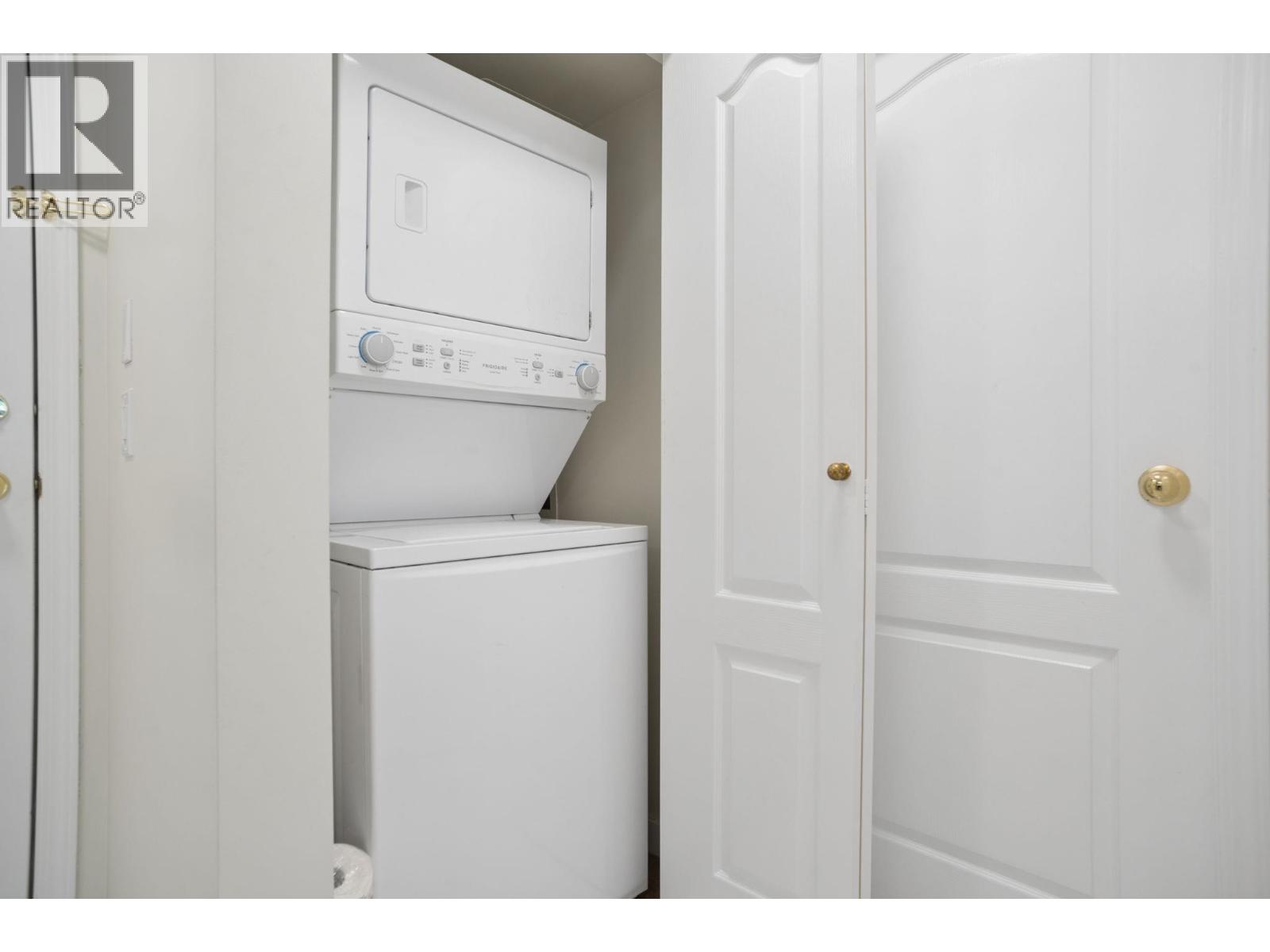 230 5888 Dover Crescent Property Photo 16