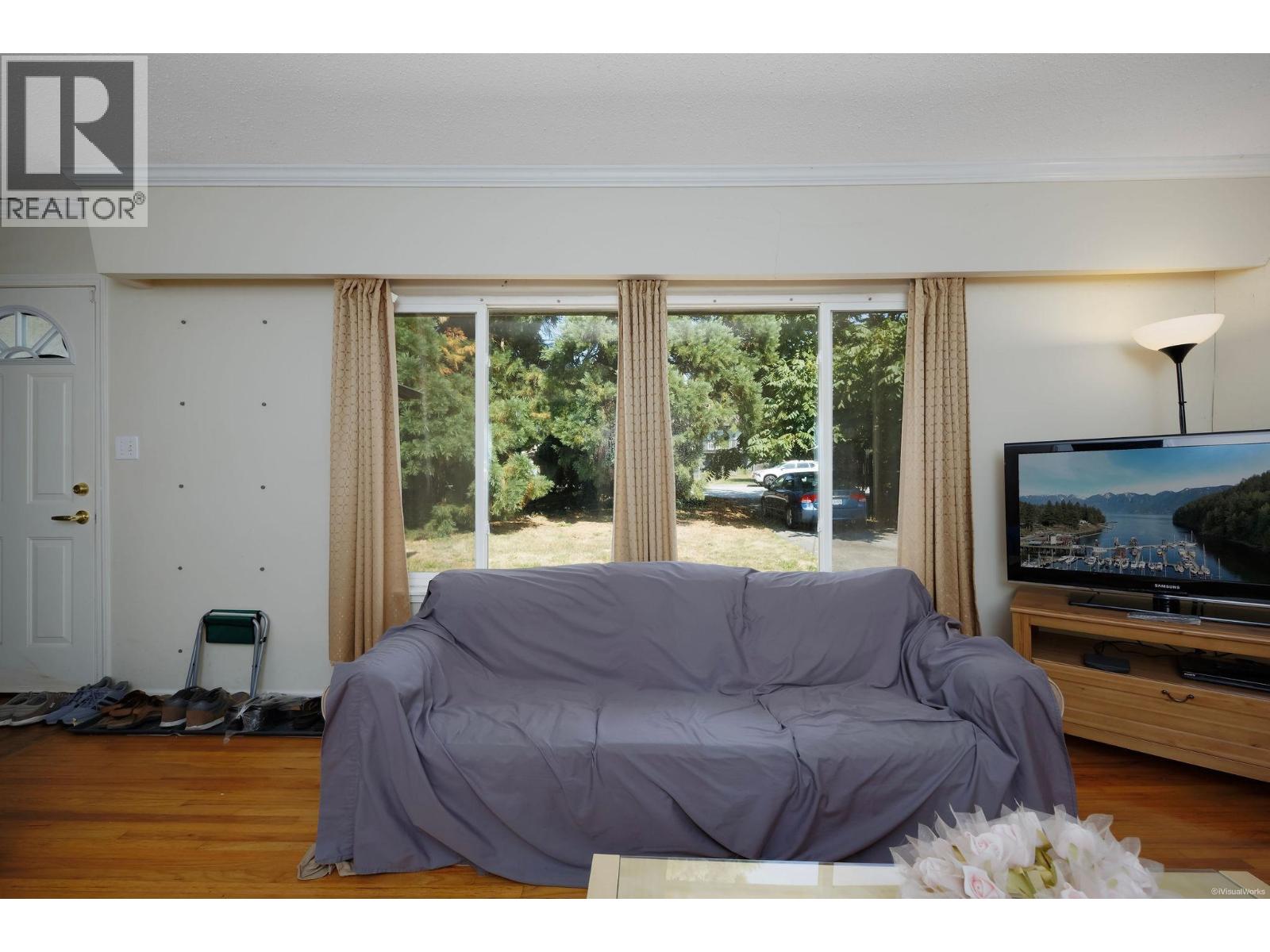 1234 Prairie Avenue Property Photo 9