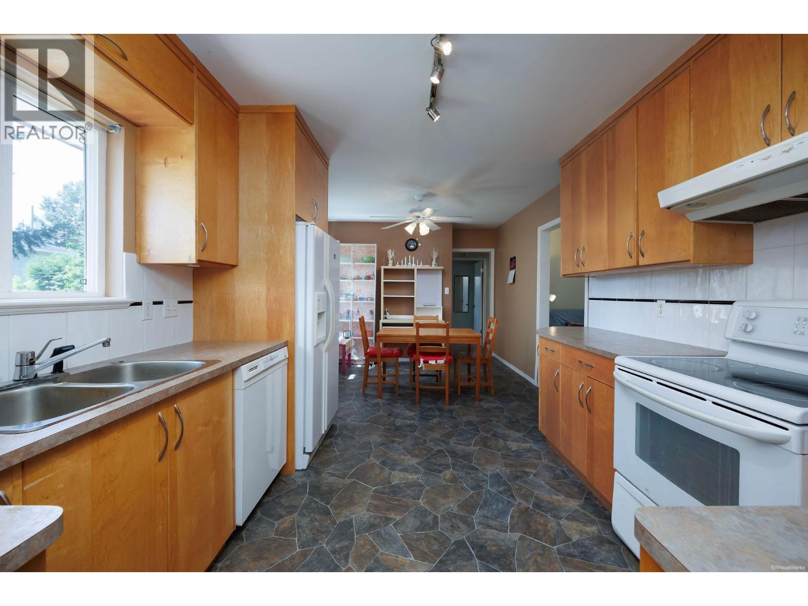 1234 Prairie Avenue Property Photo 14