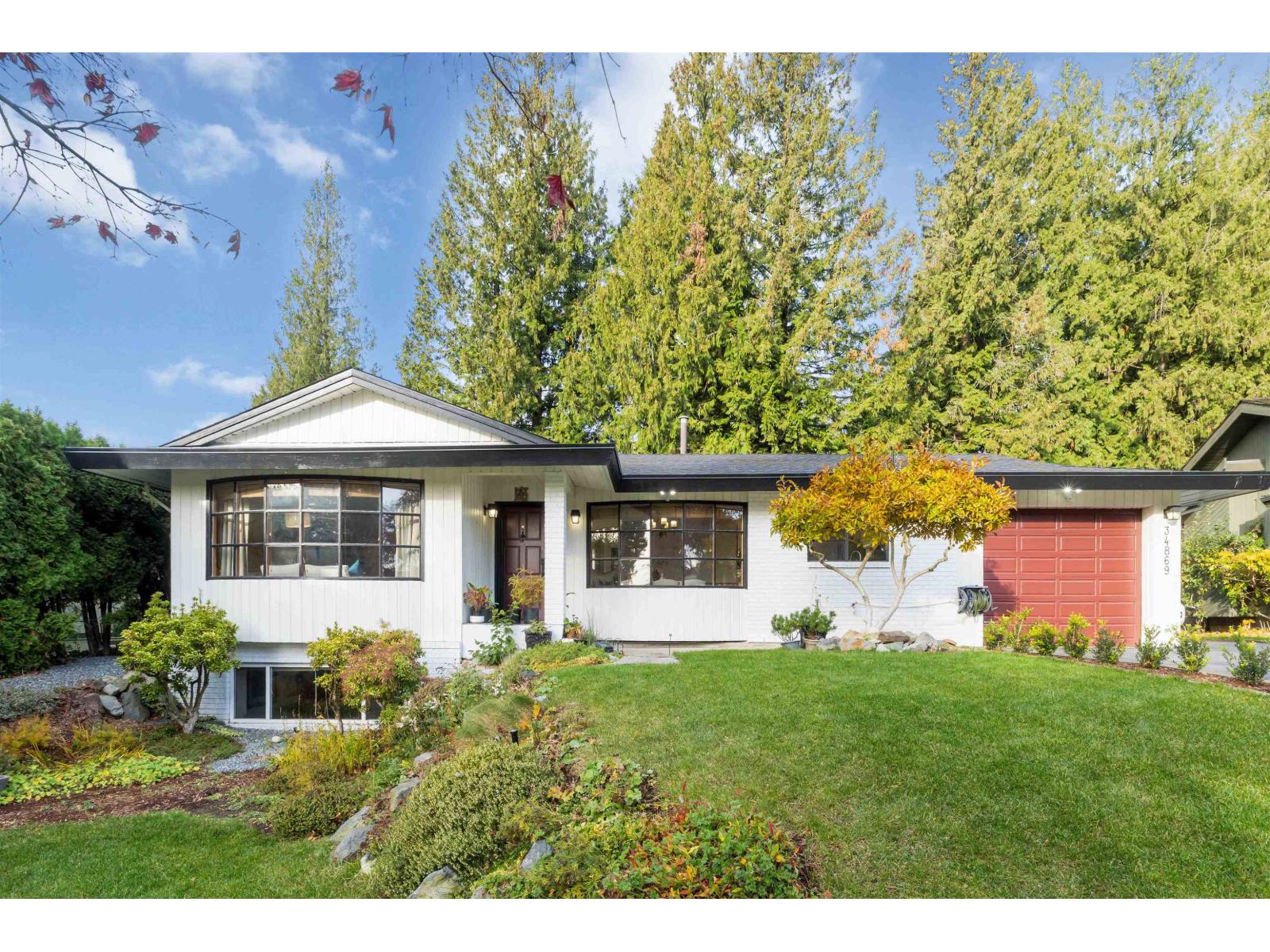 34869 Everett Drive Property Photo 1