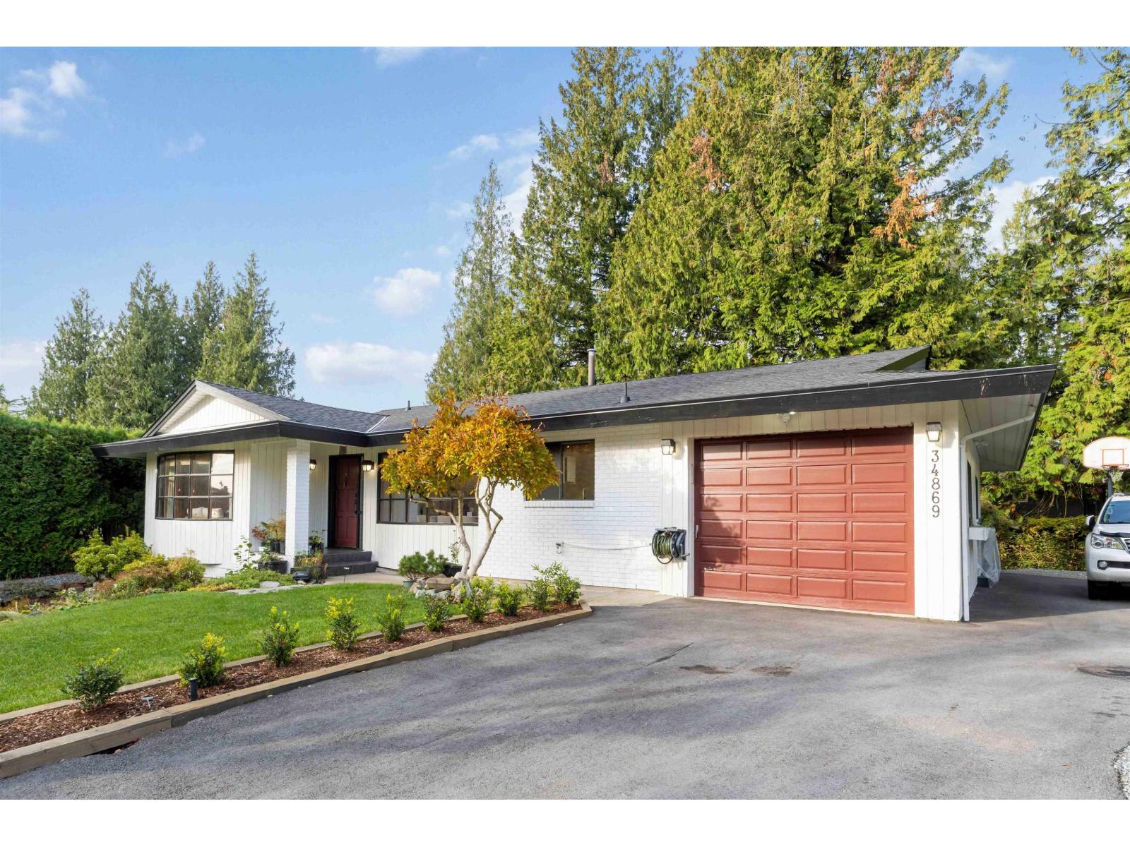 34869 Everett Drive Property Photo 2