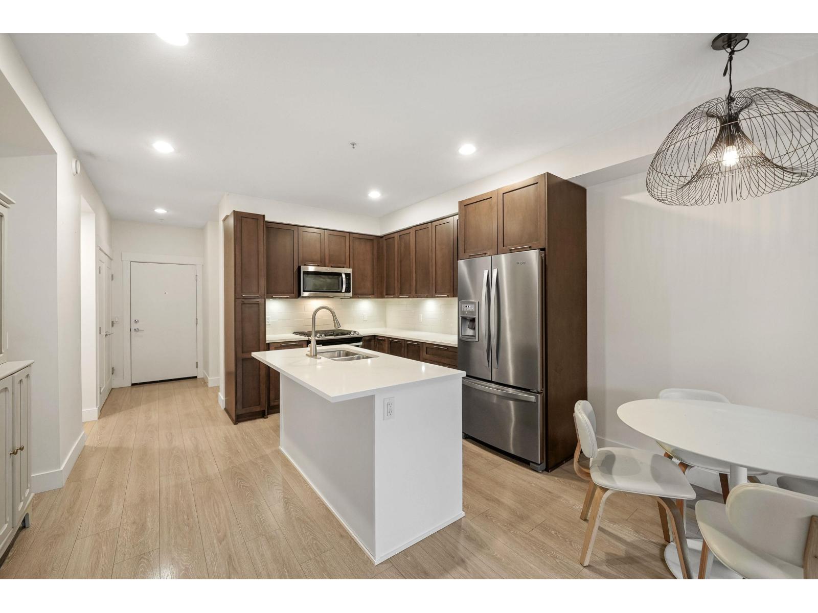113 22087 49 Avenue Property Photo 6