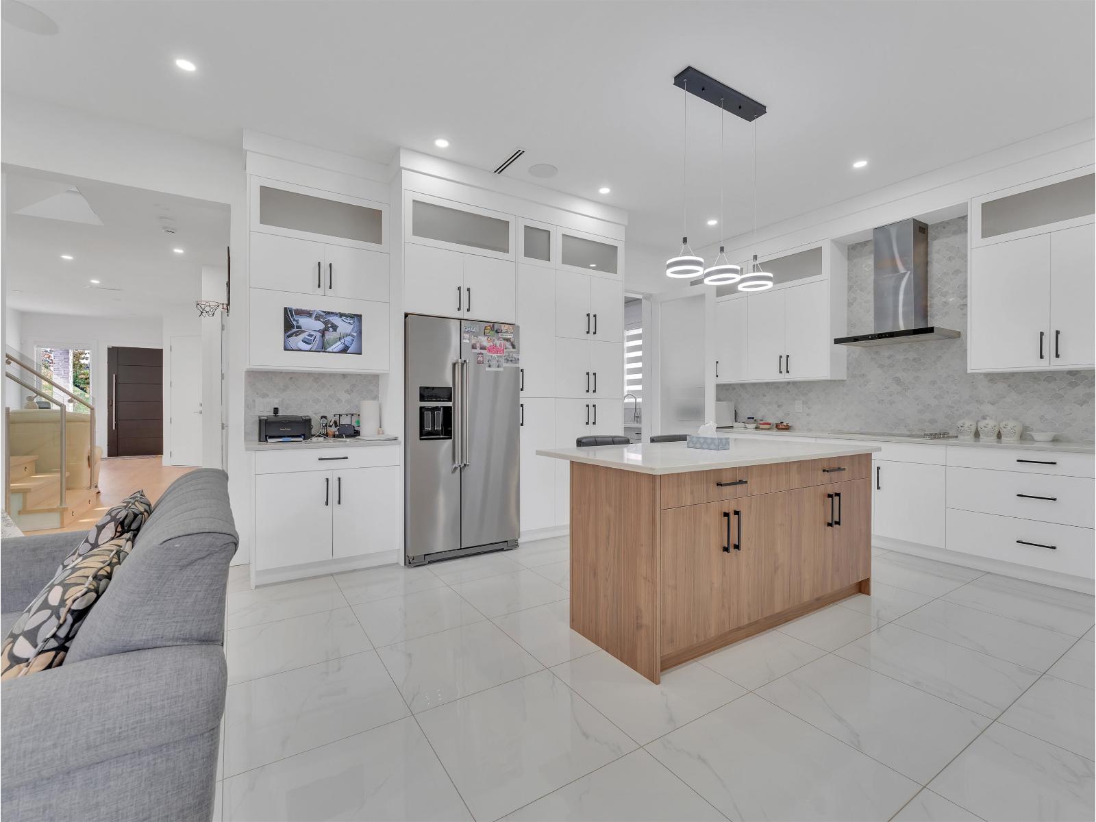 11553 75a Avenue Property Photo 8