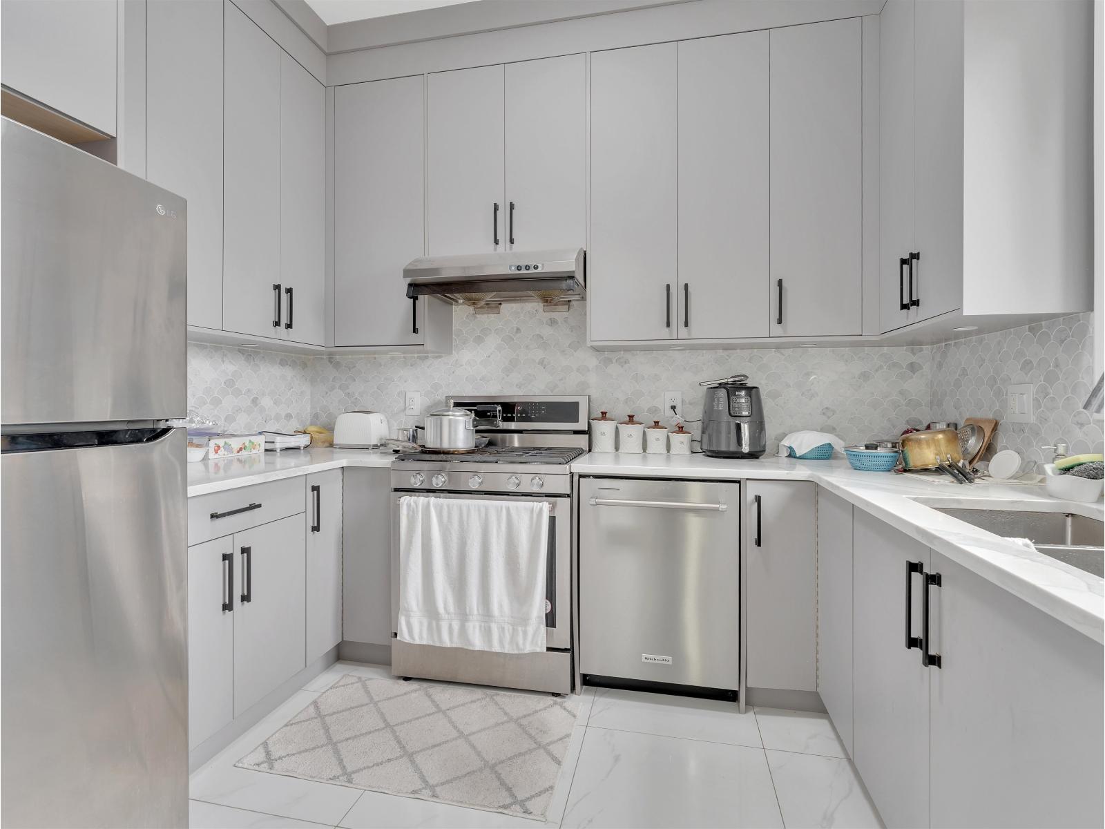 11553 75a Avenue Property Photo 10